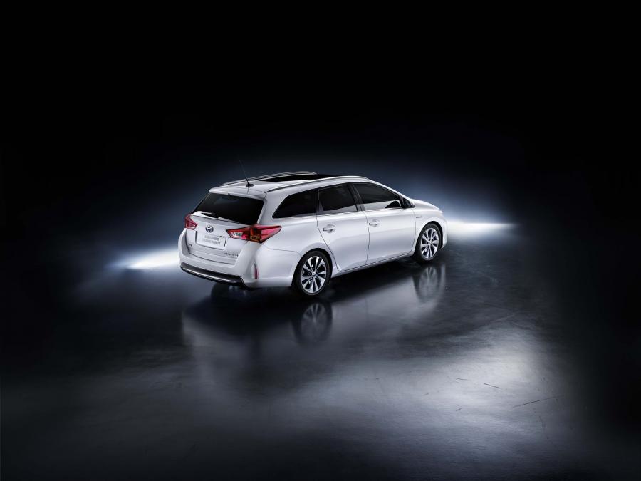  Toyota Auris Touring Sports 2013 года  (фото 21 из 23)